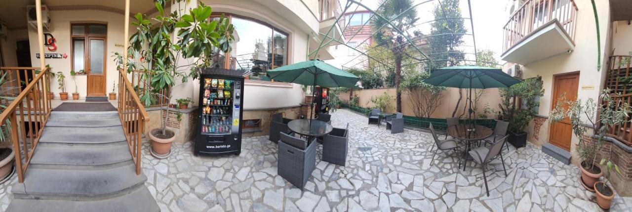 Danisimo Hotel Tbilisi Exterior foto