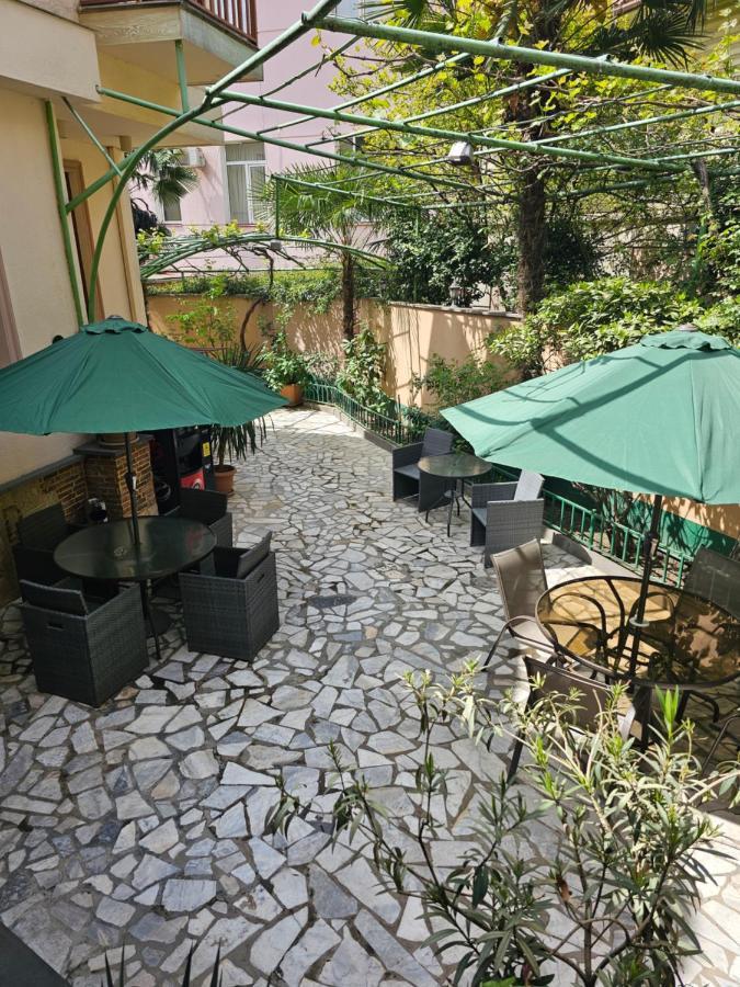 Danisimo Hotel Tbilisi Exterior foto